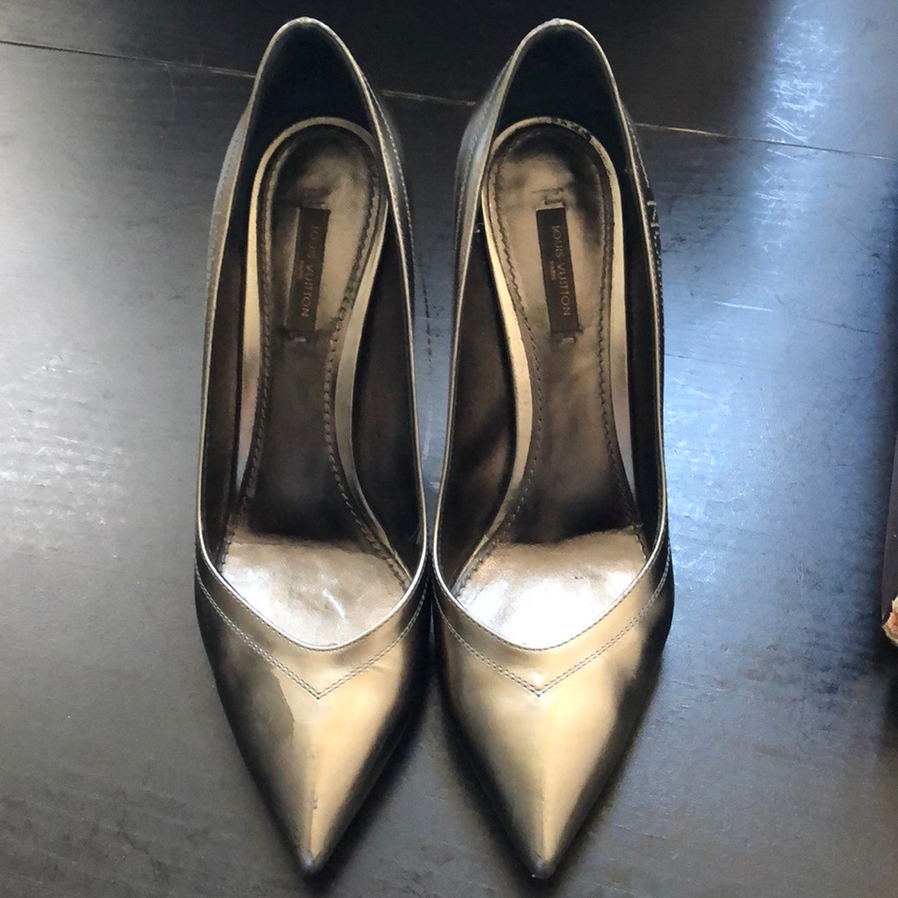 Louis Vuitton Frivolous Pump